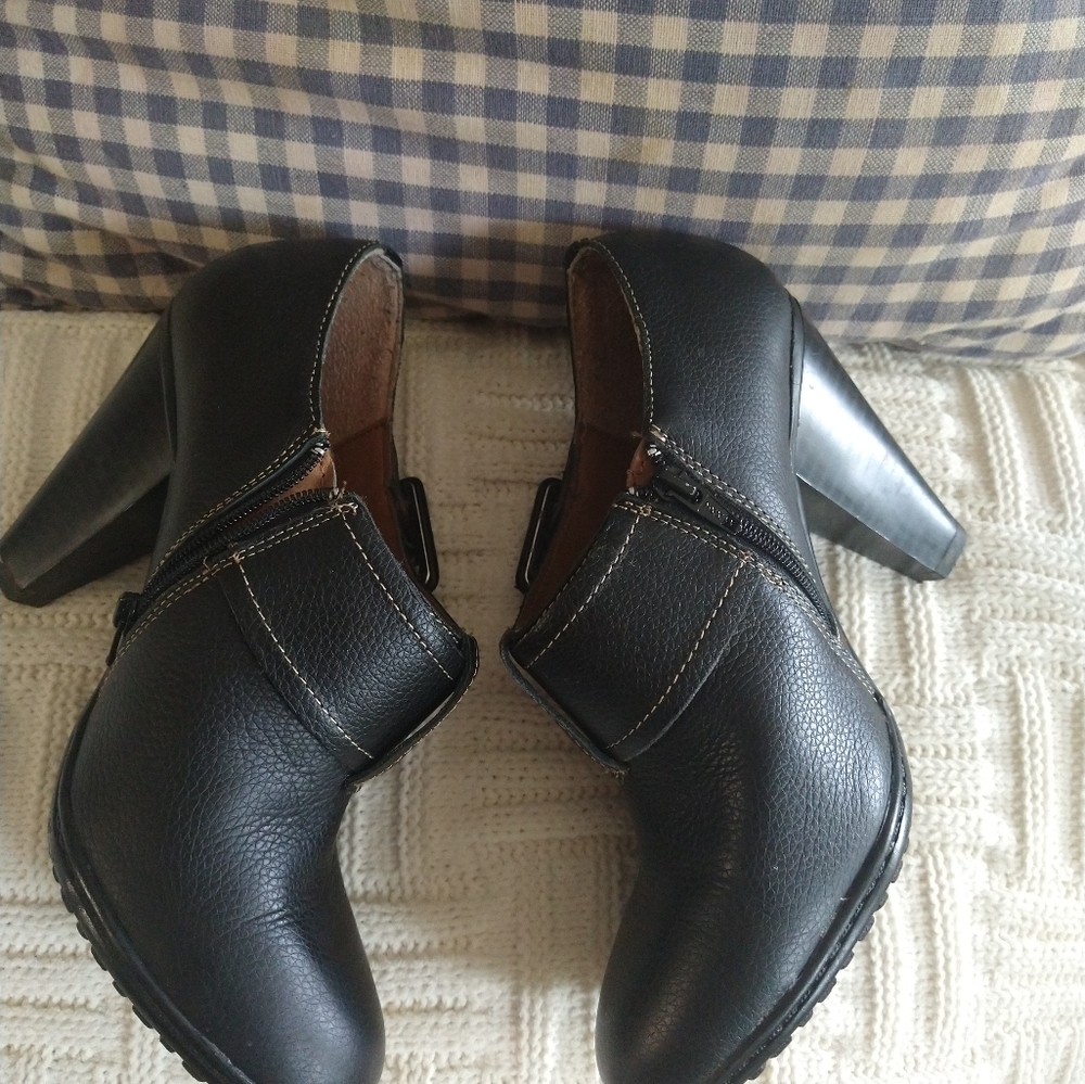 Shoe